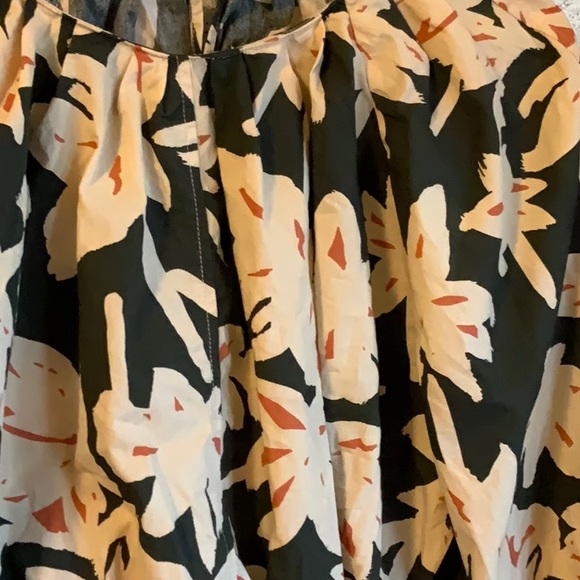 🥳🎉HOST PICK ⭐️ Beautiful ZARA Cropped Top - Picture 4 of 4